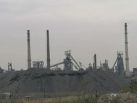 Exobreros de AHMSA alertan sobre pagos reducidos tras quiebra