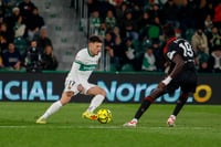 El Elche dilapida su ventaja y cede un empate ante el Sevilla