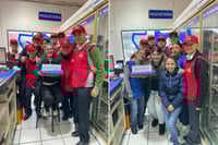 Con orgullo y nostalgia, El Ofertón dice adiós a sus niños empacadores