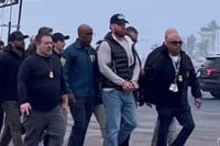 Video muestra a Ryan Wedding esposado bajo fuerte seguridad en Estados Unidos