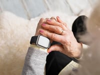 Los relojes inteligentes ayudan a detectar problemas ocultos y peligrosos del ritmo cardíaco