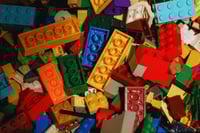 El cerebro humano aprende como si usara piezas de LEGO