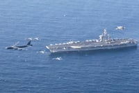 Portaaviones de EU llegan a Medio Oriente tras orden de Trump