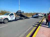 Volcadura en la Federal 30 deja cuantiosos daños materiales