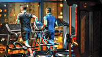 El impacto real del fitness nocturno en la salud y el rendimiento