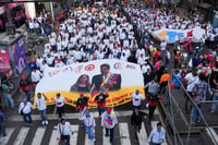 Miles marchan en Caracas exigiendo liberación de Maduro