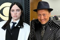 Rob Schneider critica a Billie Eilish por mensaje contra ICE en los Grammy