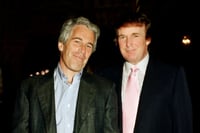 Archivos del caso Epstein reavivan polémica; Trump pide enfocarse en otros temas