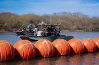 Estados Unidos amplía barrera flotante en el Río Bravo y reaviva debate migratorio en la frontera norte