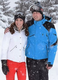 Gales se aísla en lujosa estación de esquí francesa polémica