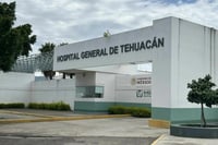 Mujer con 8 meses de embarazo muere al caer en cisterna en Puebla