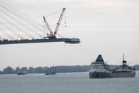 Trump amenaza con frenar apertura de puente con Canadá