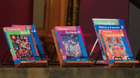 Claudia Sheinbaum mantiene libros de texto sin cambios