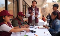 SEP beneficia a 892 mil estudiantes con becas en Michoacán
