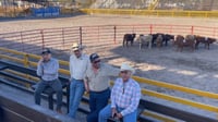 Vaqueros afinan preparación para tradicional arreada en Múzquiz Coahuila