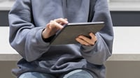 IA beneficia a los universitarios, pero tiene riesgos