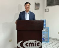 Humberto Prado presenta su primer informe al frente de CMIC Monclova