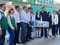 Autoridades entregan minisplits, libros y equipo tecnológico en Conalep Monclova durante arranque del semestre febrero–julio 2026