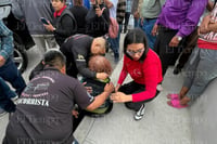 Intento por saludar a la presidenta termina con adulta mayor aplastada en Colinas de Santiago