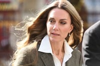 Kate Middleton reaparece tras arresto del príncipe Andrés