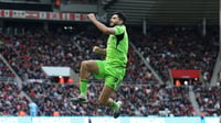 Raúl Jiménez firma doblete en la victoria del Fulham ante Sunderland