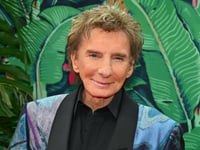 Barry Manilow vuelve a posponer sus conciertos por problemas de salud