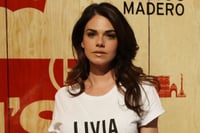 Livia Brito comparece ante juez por presunta falsedad