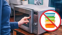 Por esta razón no debes meter tus alimentos en envases de plástico al microondas