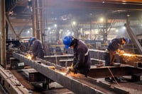 Economía suspende importaciones a 350 empresas de acero por anomalías