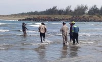 Derrame de hidrocarburo afecta playas del sur de Veracruz