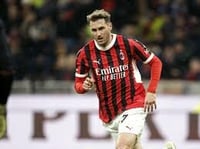 Santiago Giménez podría salir del AC Milan este verano