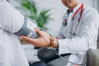Acceso a la salud retrocedió entre 2016 y 2024: INEGI