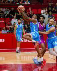 Toros cae en casa tras cierre dramático en Torreón