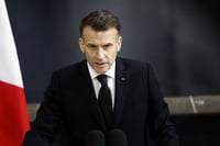 Francia autoriza aviones de apoyo de EU, pero excluye ataques a Irán