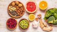 Cómo la dieta puede fortalecer las defensas del cuerpo: alimentos recomendados