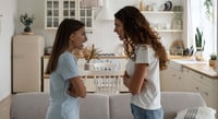 Adolescentes enojones pueden envejecer más rápido