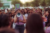 Ser mujer aún significa luchar contra desigualdad: psicóloga Santos Guerrero