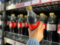Ciudadanos perciben alza en refrescos, jugos y cigarros