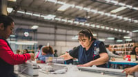 Mujeres al frente en número, atrás en empleo e ingresos
