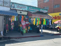 Comienza la venta de disfraces por festivales de primavera en Monclova