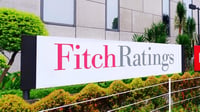Fitch prevé menor crecimiento de ingresos bancarios hasta 2026