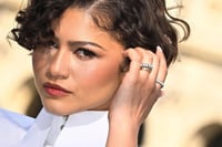 Zendaya causa revuelo en París por posible boda con Tom Holland