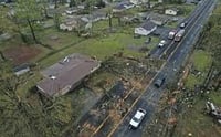 Tornados en Indiana e Illinois dejan dos muertos y daños