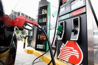 Gasolina magna seguirá en 24 pesos tras nuevo acuerdo con gasolineros
