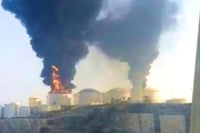 Ataque con drones en Puerto de Salalah provoca incendio grave