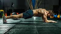 No son los abdominales: cuál es el ejercicio ideal para marcar el abdomen