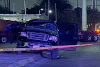 Tragedia vial en Nuevo León: un muerto tras choque de camioneta y tráiler