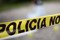 Hallan cuerpo de mujer en descomposición en terreno baldío de Saltillo