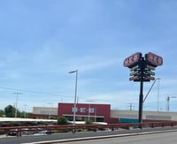Sorprenden a cuatro mujeres robando productos de belleza en tienda de Piedras Negras