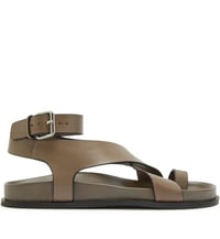 Las sandalias planas boho que se llevan en primavera 2026